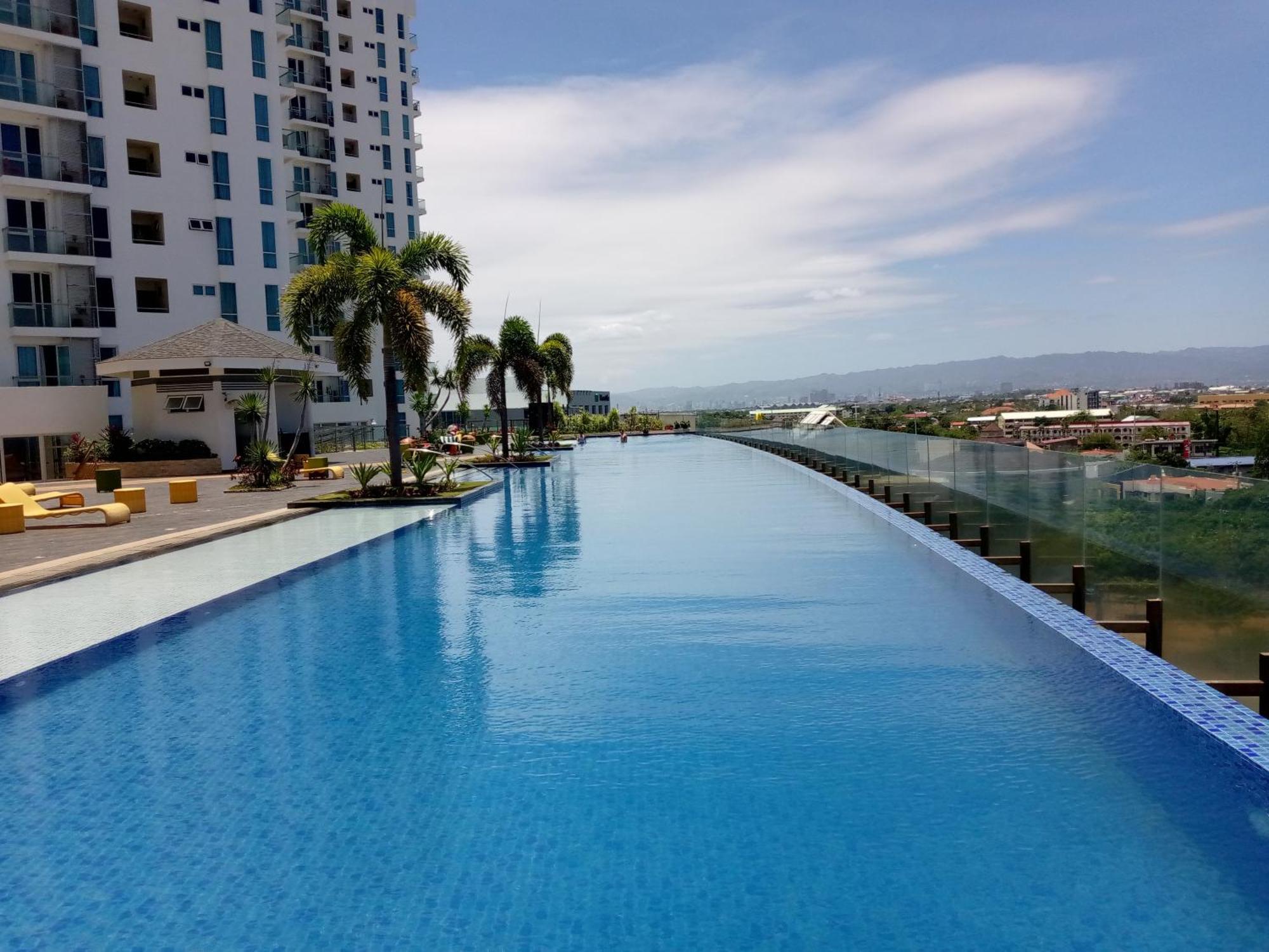 Mactan Newtown 8 Boulevard Deluxe Punta Engaño Eksteriør bilde