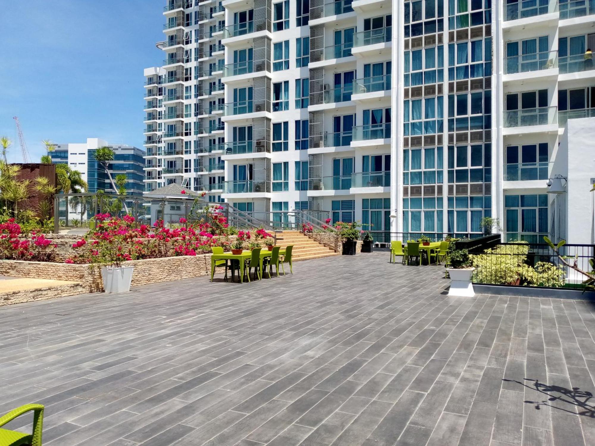Mactan Newtown 8 Boulevard Deluxe Punta Engaño Eksteriør bilde