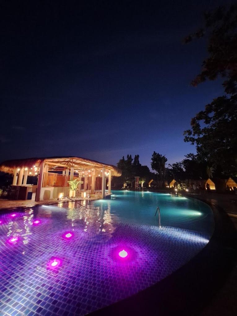 Mactan Newtown 8 Boulevard Deluxe Punta Engaño Eksteriør bilde